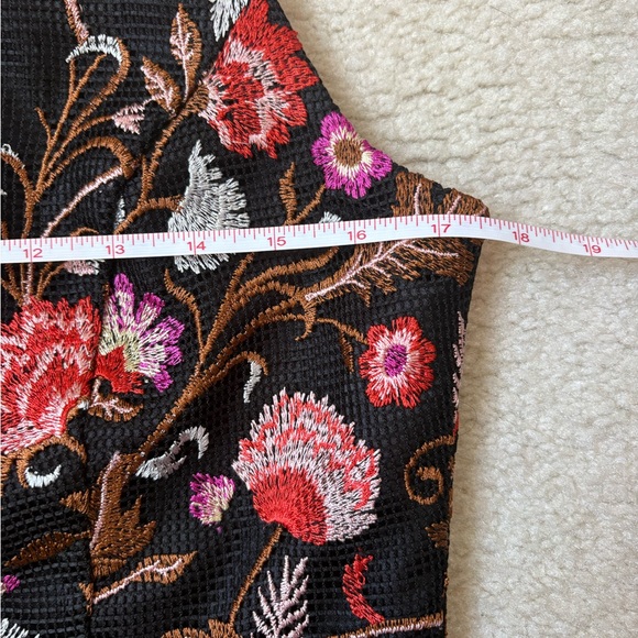 White House black market black floral embroidered sleeveless sheath dress, sz 8 - Picture 5 of 10
